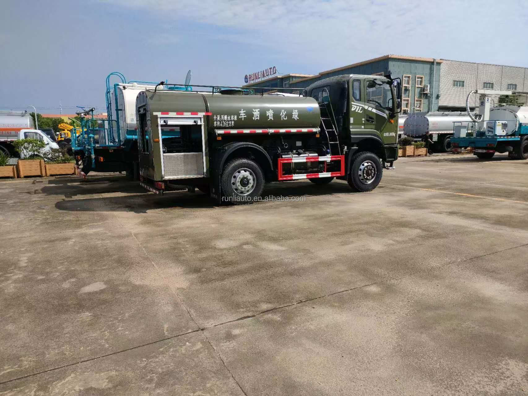 DongFeng 4.5CBM Garden Greening Water Tank Truck DFAC 4X4 Truck Water Sprayer