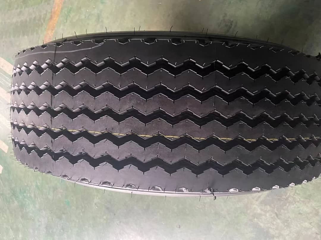 Solid Type Aulice 385 65r 22.5 Tires / 20PR Quarry Truck Tires