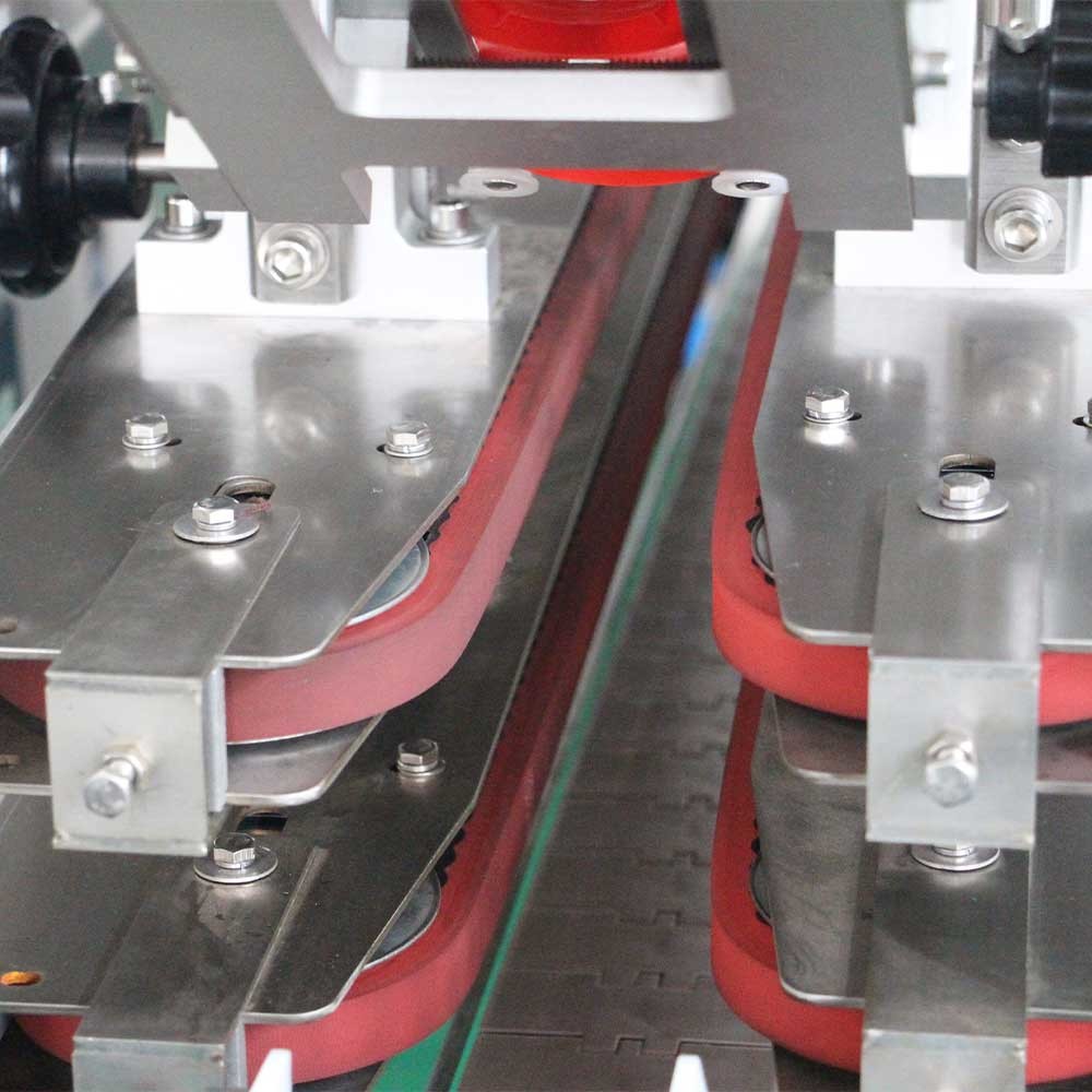 Automatic Bottle Capper Sealing Plastic 4 Wheel Bottle Capping Machine