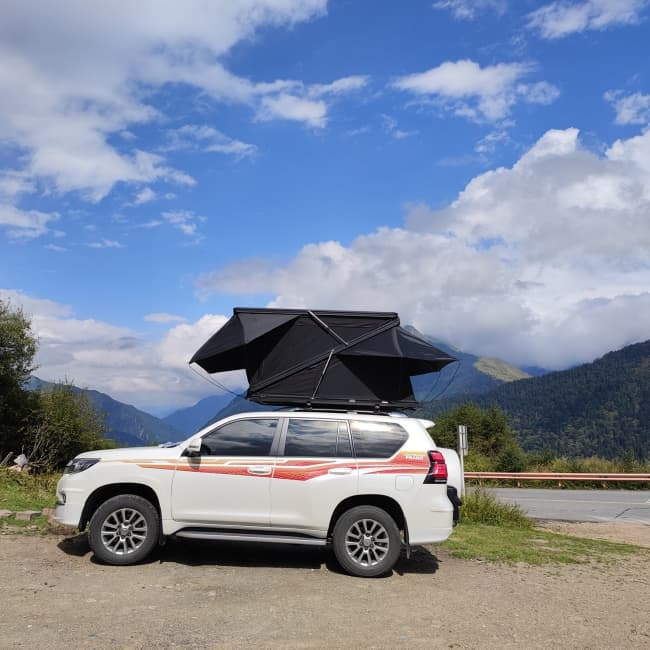 Black Clamshell Outdoor Four Person Roof Top Tent With Rain Cover