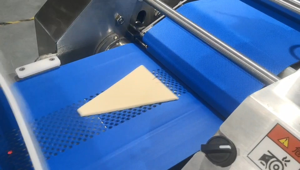 Antibacterial Belt Industrial Croissant Machine Maker Chinese Bakery Equipment