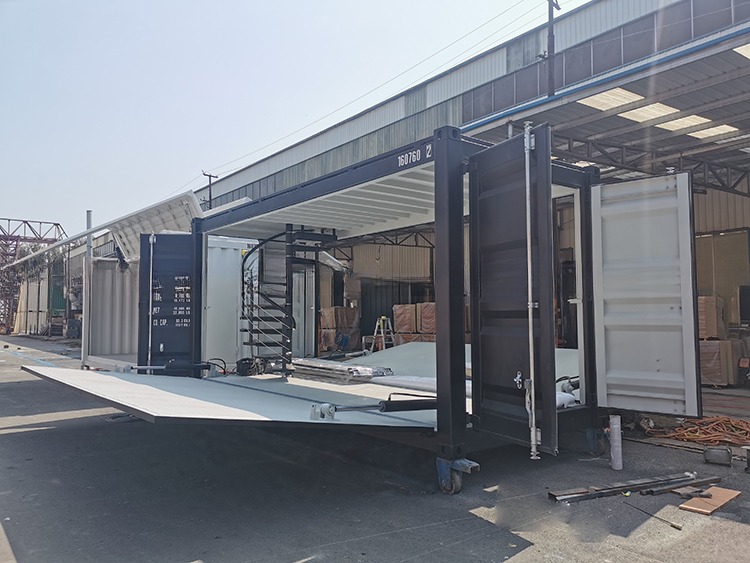 Professional Customized Side Opening 20ft Shipping Container Coffee Shop Fast Food Shop with Ladder and Top Security Rail