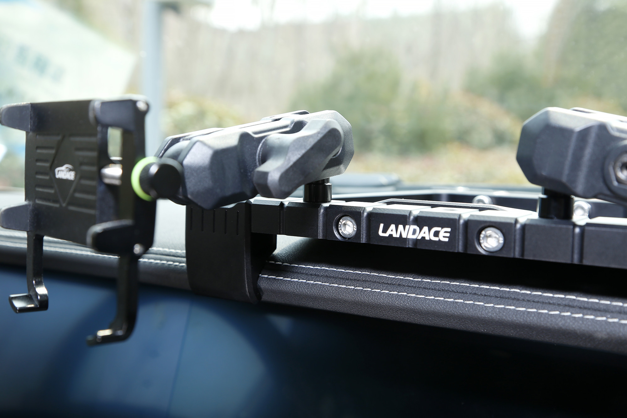 WEY TANK 300 Accessories P8 PHEV Compatible Center Console Bracket Cell Phone Holder