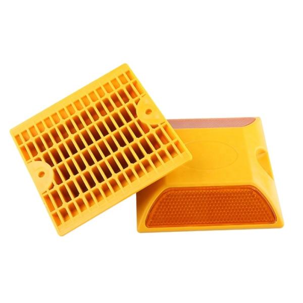 High Reflective Plastic Road Stud Red Cat Eye Road Reflector for Road Safety