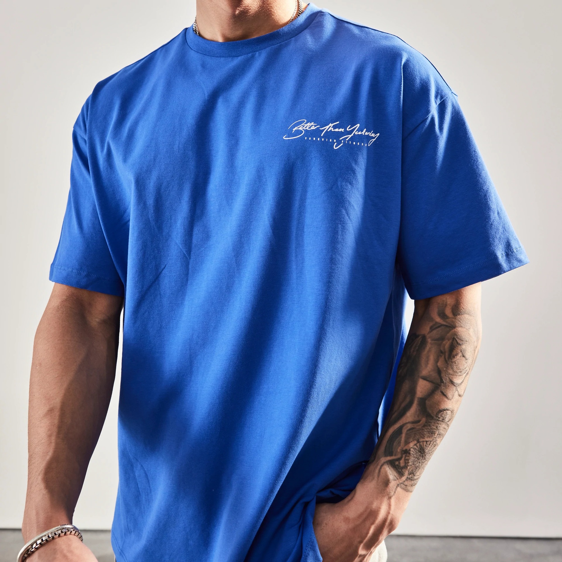 2023 Cotton Men's Oversized T-Shirt with Moisture Wicking Technology and O-Neck Collar