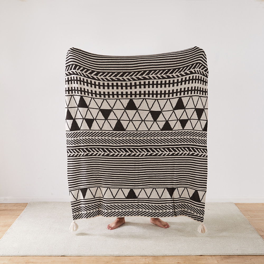 Upgrade Your Picnic Game with Our Soft and Cozy American Style Boho Throw Blanket Set