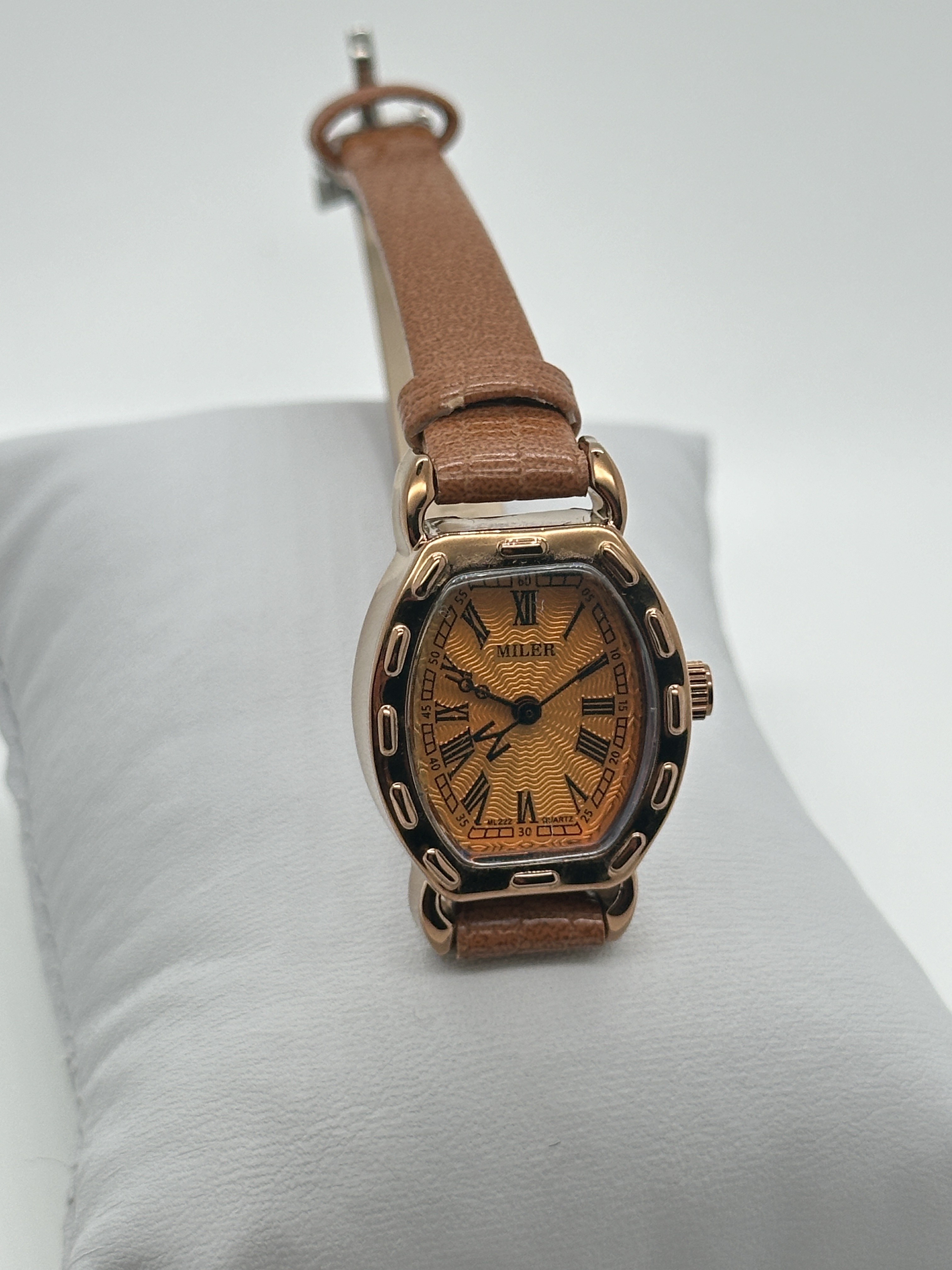 Miler ML-222 Classic Wholesale Gift Light Weight And Genuine Lady Leather Wrist Quartz Watch