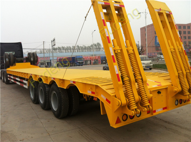 Low Bed Tractor Trailer Lowboy Semi Trailer 4 Axle Heavy Equipment Transport