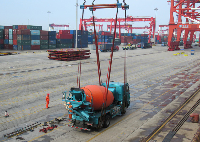 Large Capacity Concrete Mixer Truck For Construction Site SINOTRUK HOWO A7