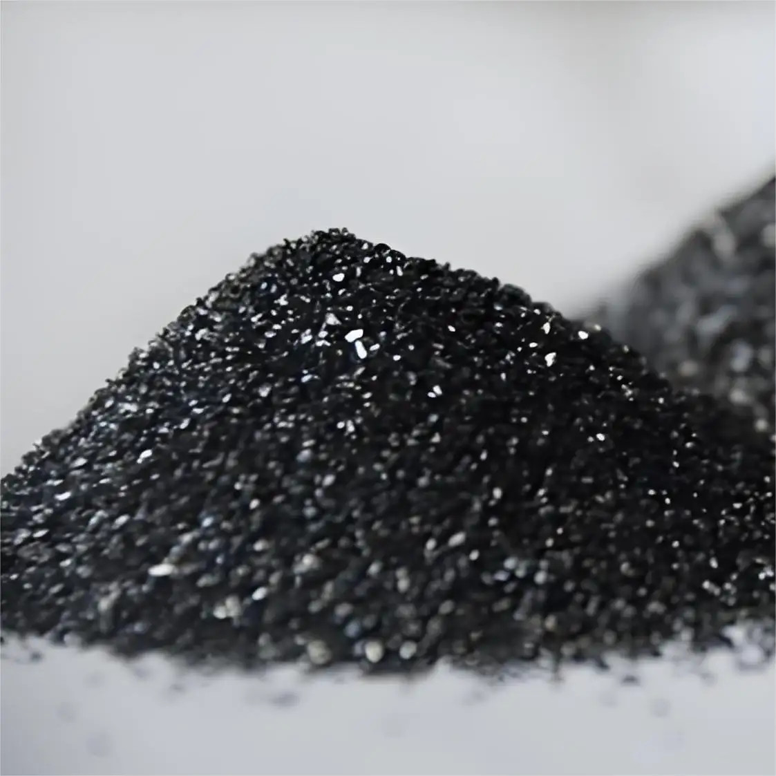 Low Impurities SiC Silicon Carbide High Hardness Abrasive Resistance For Metallurgy