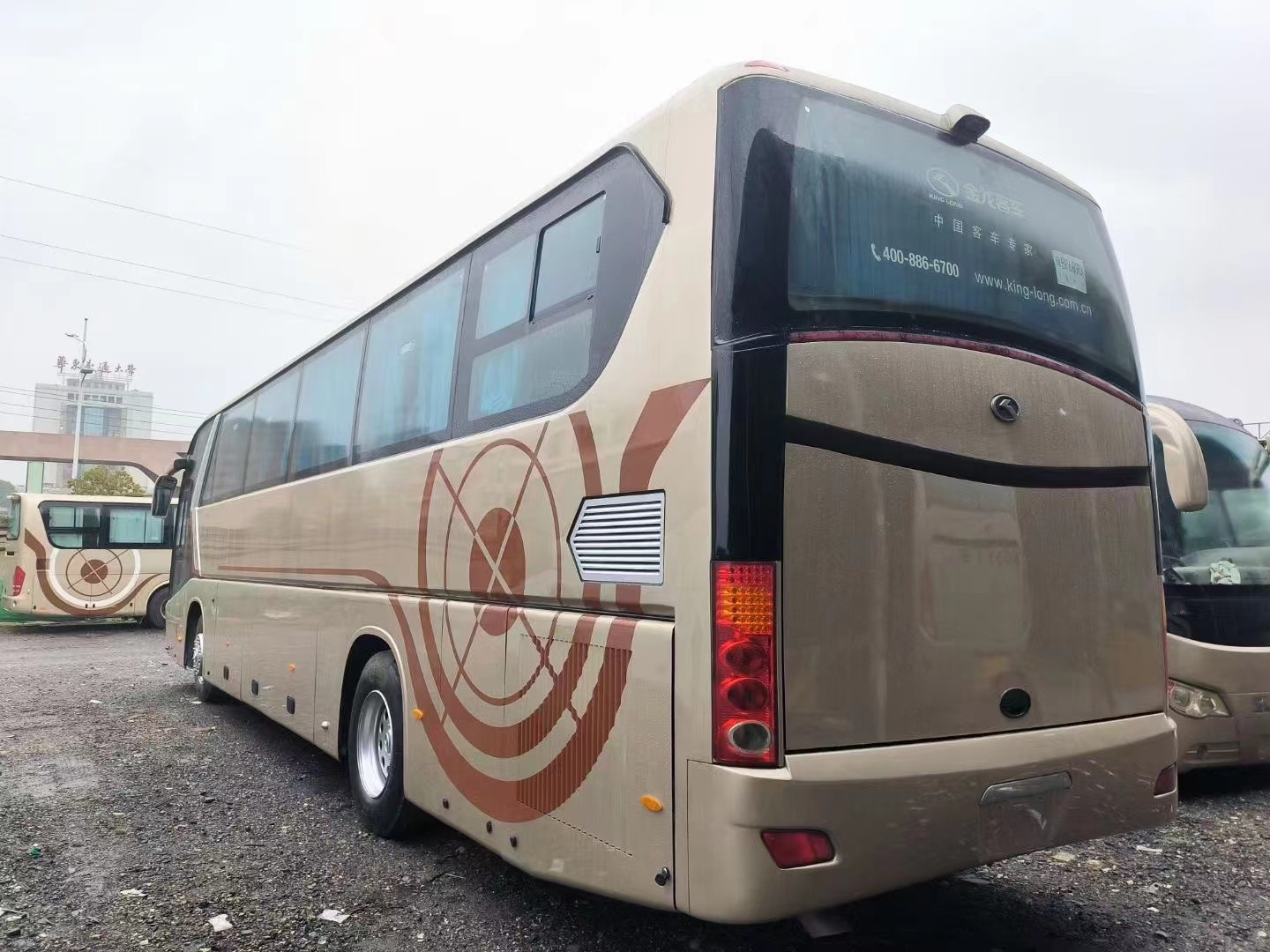 Buses Coach 55 Seater Kinglong Champagne Color 53 Seats XMQ6129 Euro 3 Emission LHD＆RHD