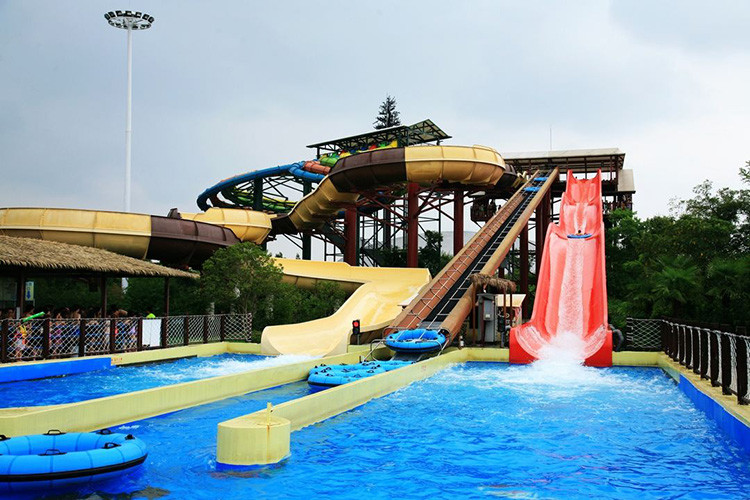 Attractive Spiral Open Tube Water Park Water Slide 1m Diameter 3 Guests Per Time