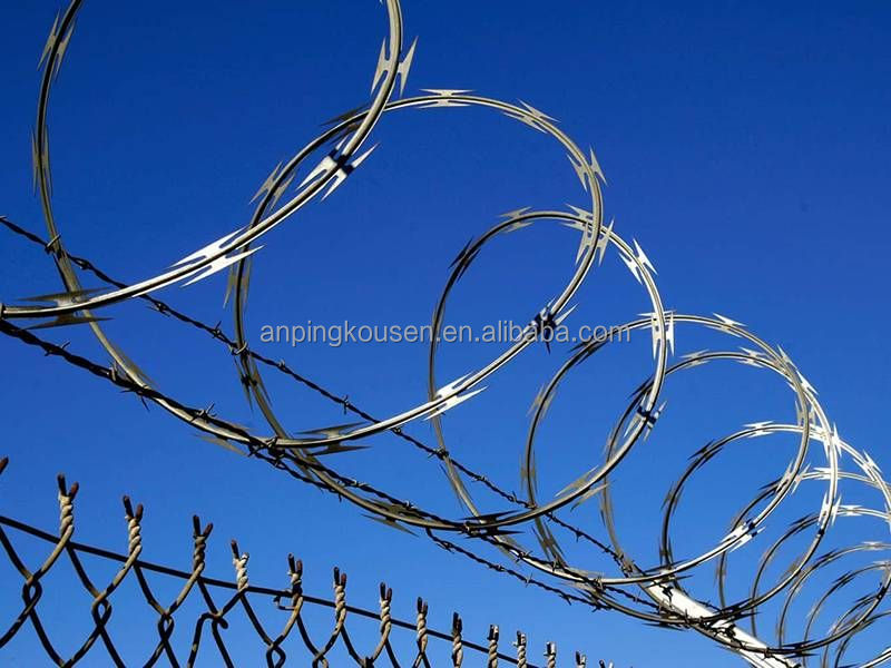Hot Dip Galvanized Diamond Shape Cyclone Wire Mesh Chain Link Fence with Top Barbed Wire