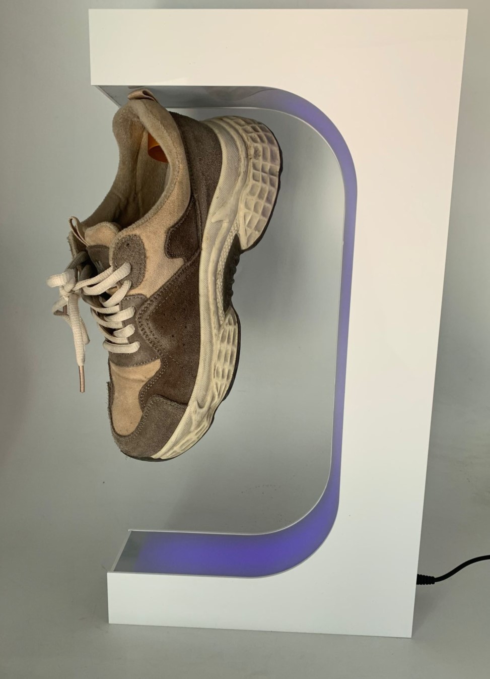 new customize magnetic levitation floating sport shoes display stand with remote controller