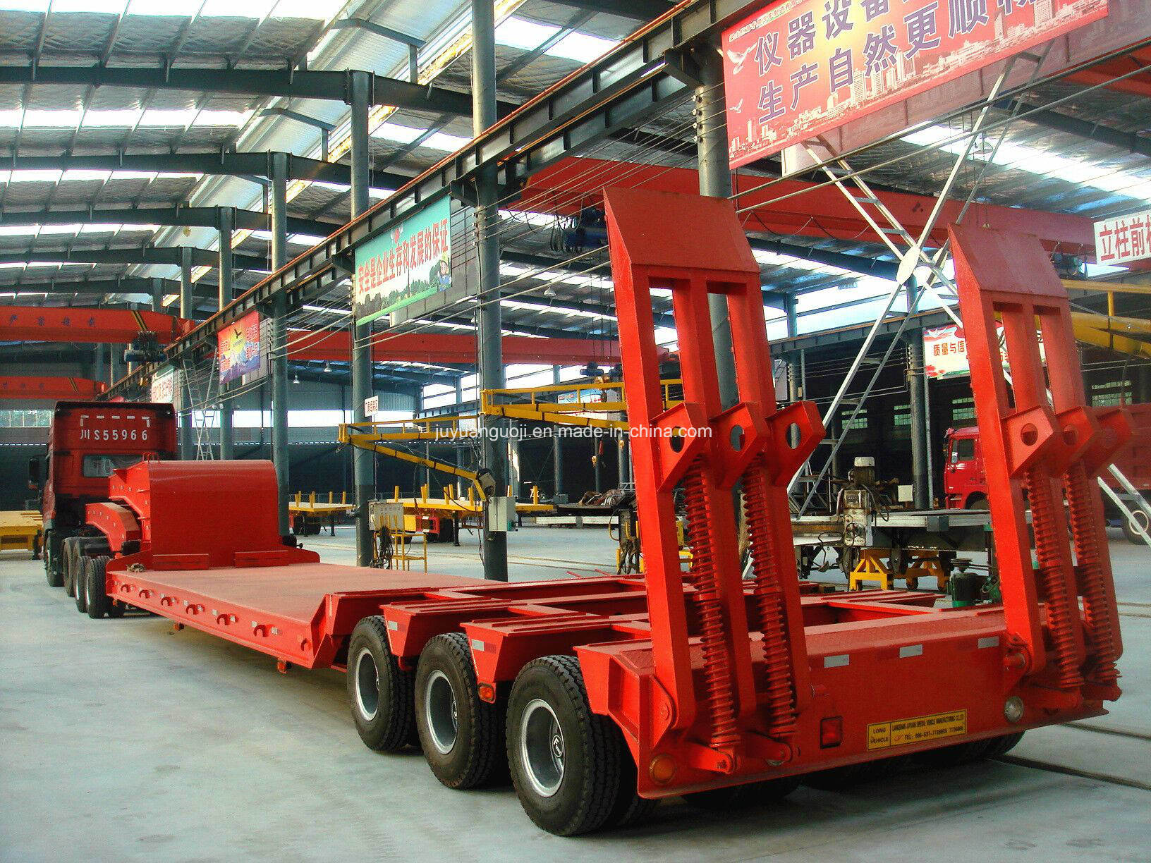 Semi-Trailer 150ton Heavy Duty 4 Line 8 Axle Low Bed Trailer with 32 Tyres and Gooseneck