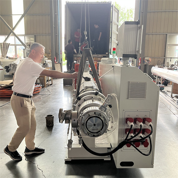 Plastic Extruder Machine Hdpe Pipe Extrusion Machine / Line Water Tank Making Machine High-performance