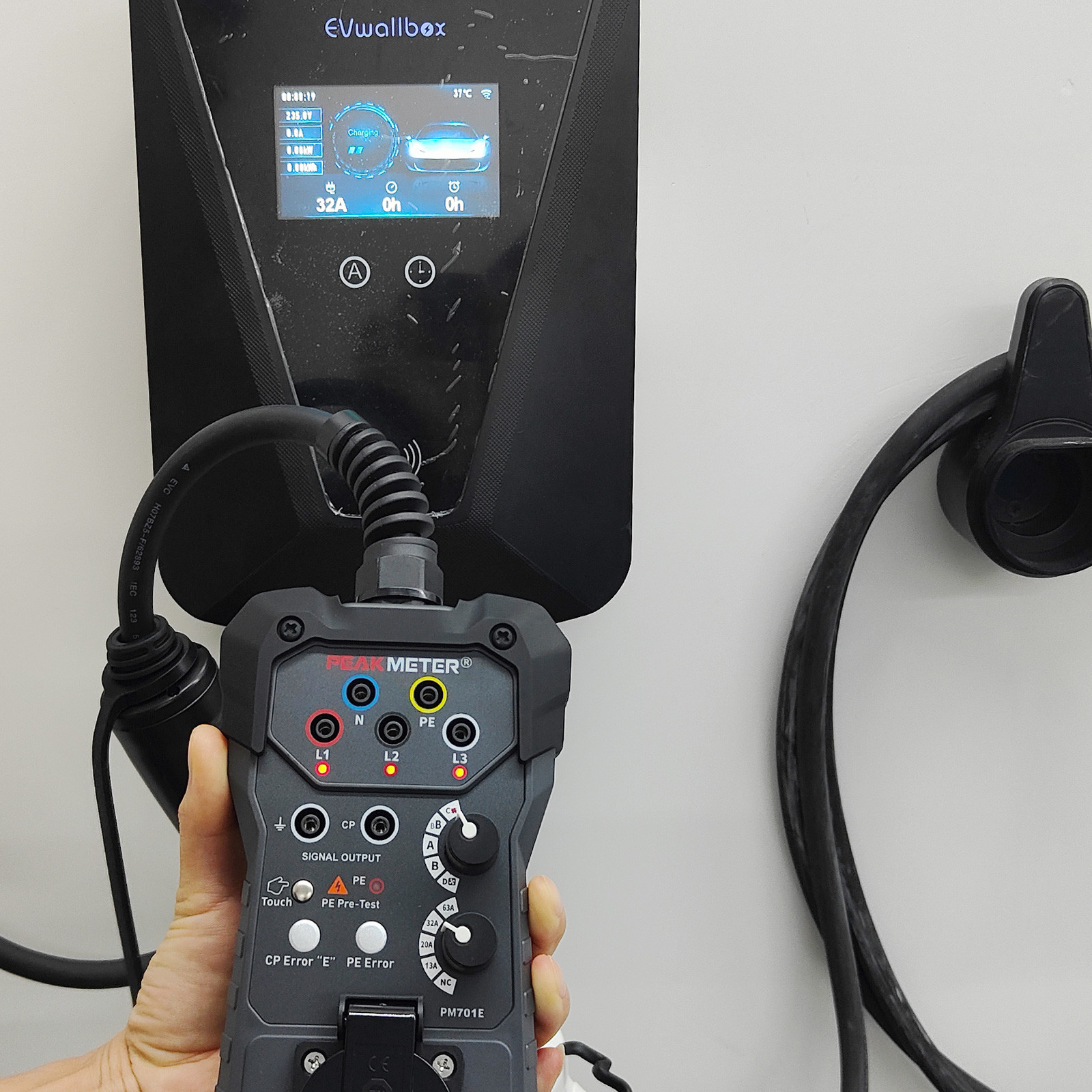 PM701 EVSE Tester High-Performance Diagnosis Machine For Cars EVSE Adaptor For All Standard AC Charging Stations with PE Pre-Testing