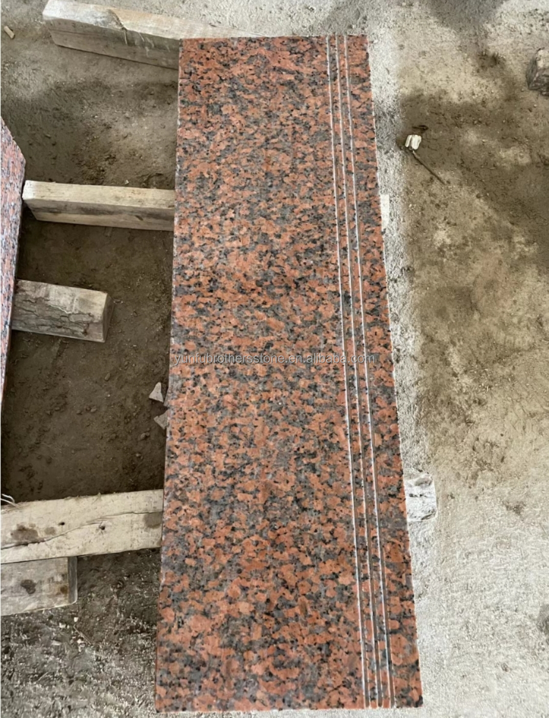 G562 Red Granite Natural Stone Polished Anti Slip Granite Slab for Stair Luxury Style
