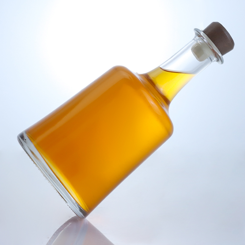 Surface Handling Hot Stamping Glass Bottle With Cork for Vodka Gin Rum Whiskey