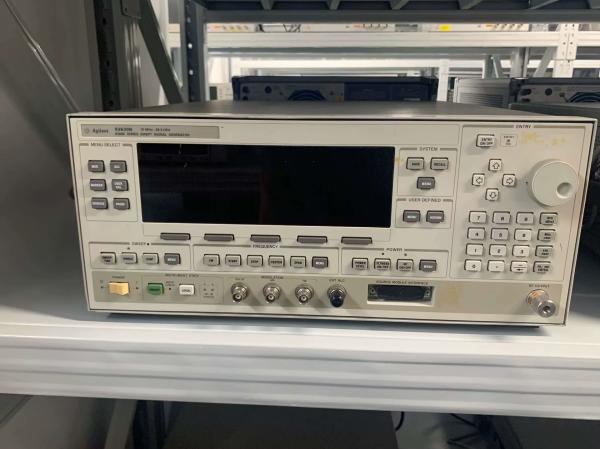 10 MHz – 26.5 GHz RF Signal Generator High Purity Synthesized Swept-CW Generator