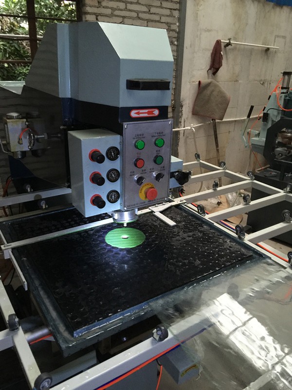 Long service life automatic glass hole drilling machine
