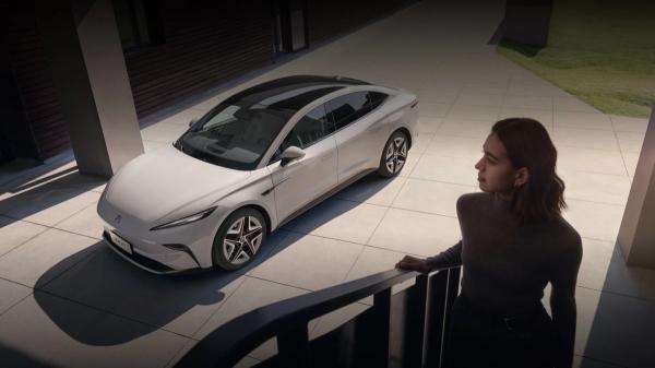 Pure Electric Vehicle Feifan F7 Comes With Free Battery Charging And Swapping