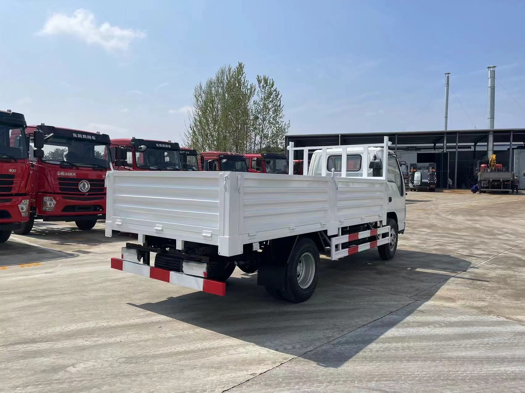 ISUZU Truck Chassis KV100 KV600 700P Model New Truck For Sale Custom Box Right Hand Drive Available