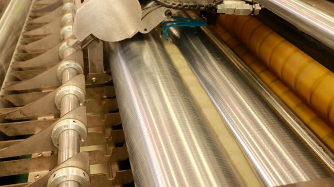 High Accuracy Automatic Flute Laminator 1400×1250mm Non Stop Feeding