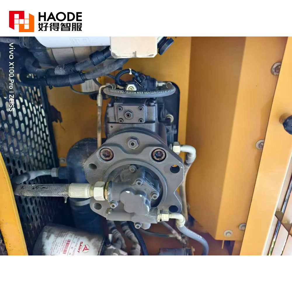 Used Komatsu 215-10 Medium Excavator in Stock Used Komatsu PC100 Excavator
