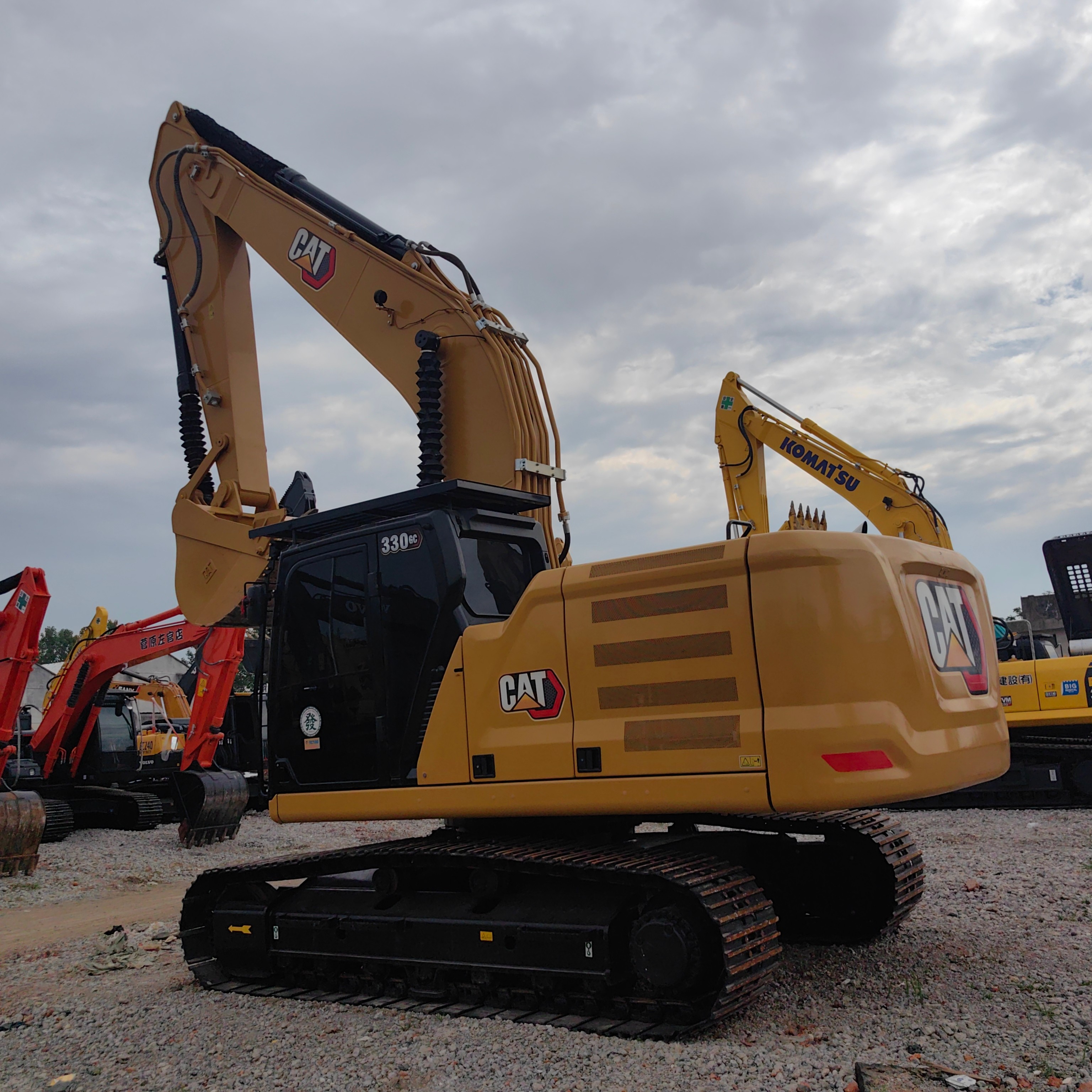 30 Ton Secondhand Excavator Cat 330 Heavy Equipment Original Import Digger