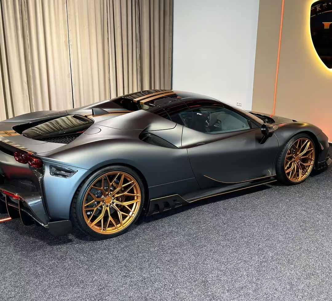 Ferrari SF90 Carbon Fiber Body SF90 KY PP Plastic Diffuser Spoiler Side Skirt Body Kit