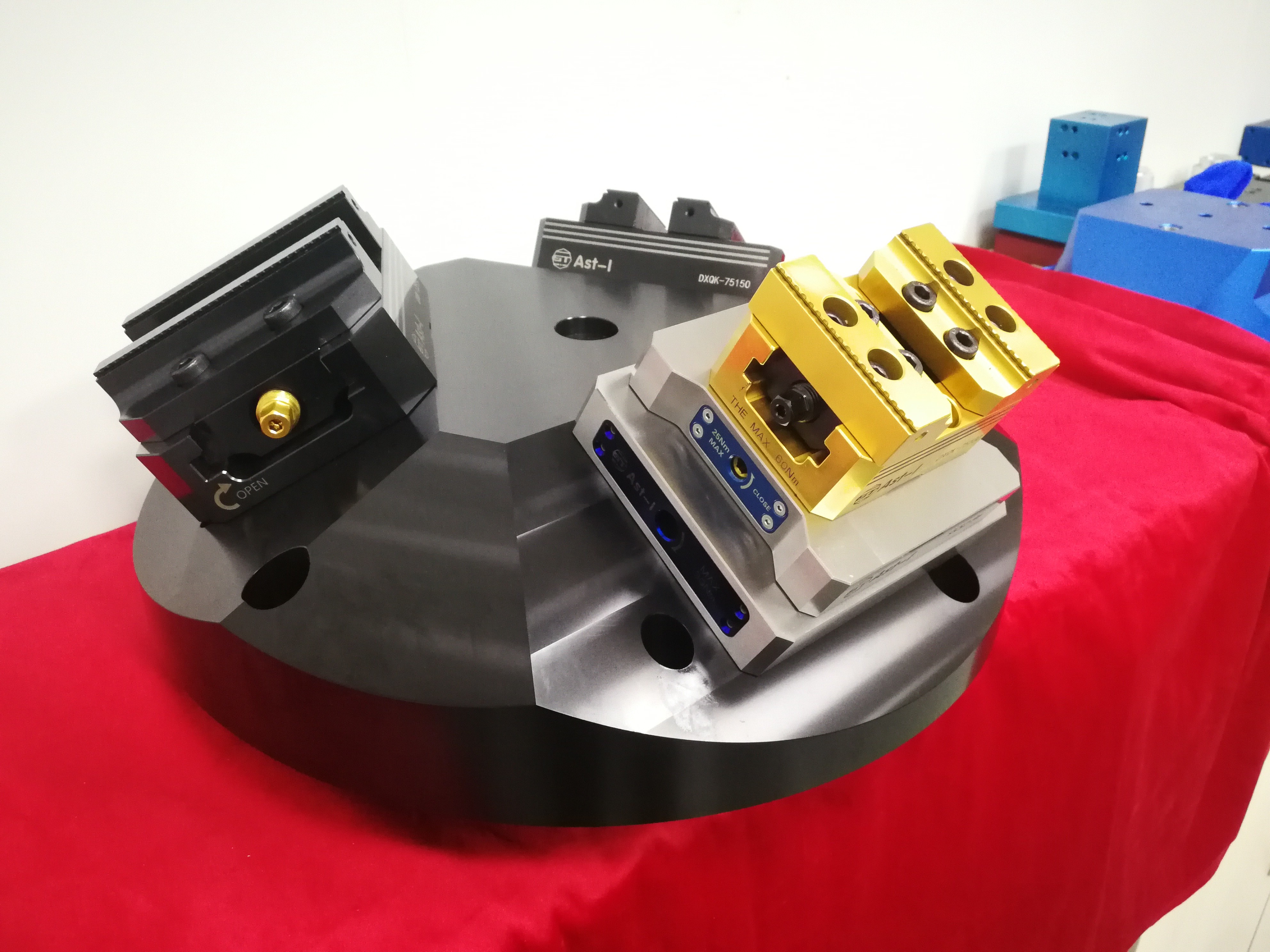 Gripper Teeth Axis Fixtures 77mm Dovetail Fixture CNC For 5 Axis Riser