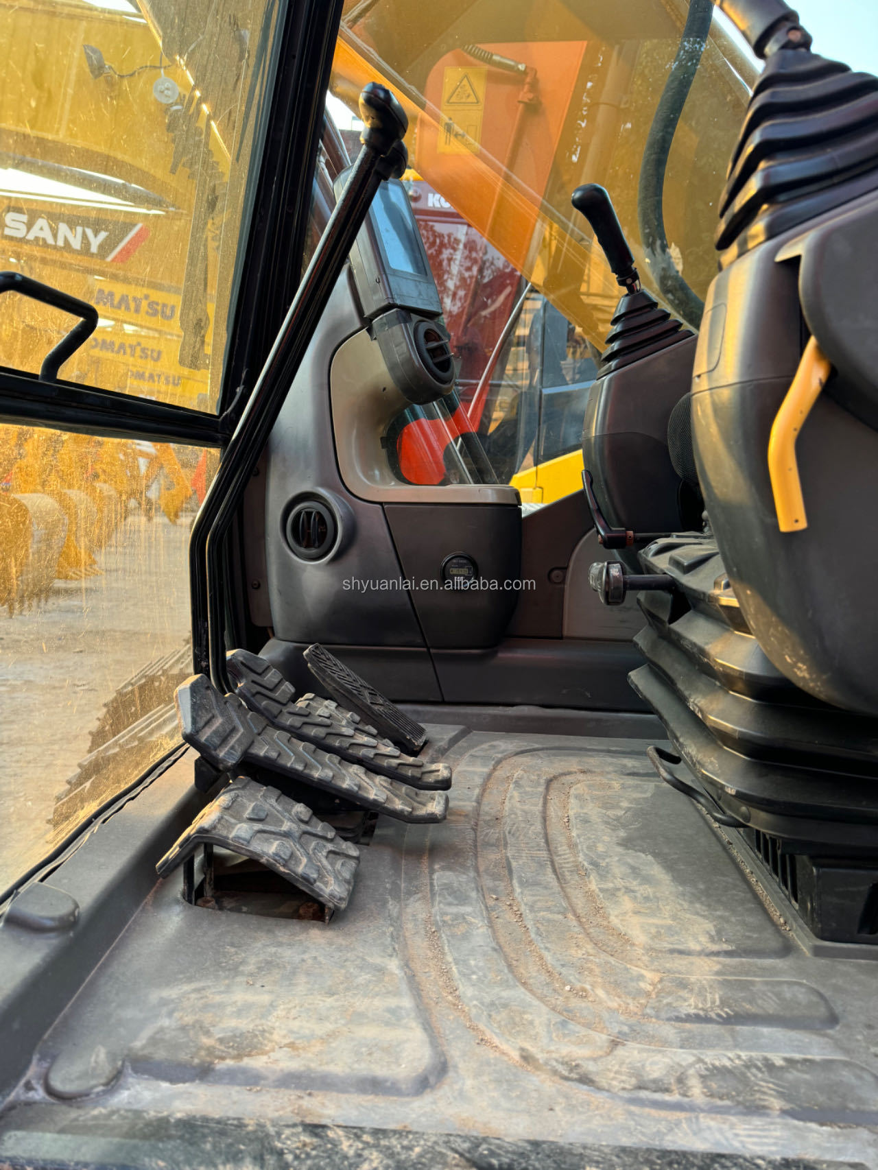 CAT320D2 Second-Hand Excavator with and High Work Efficiency in Good Condition Ready