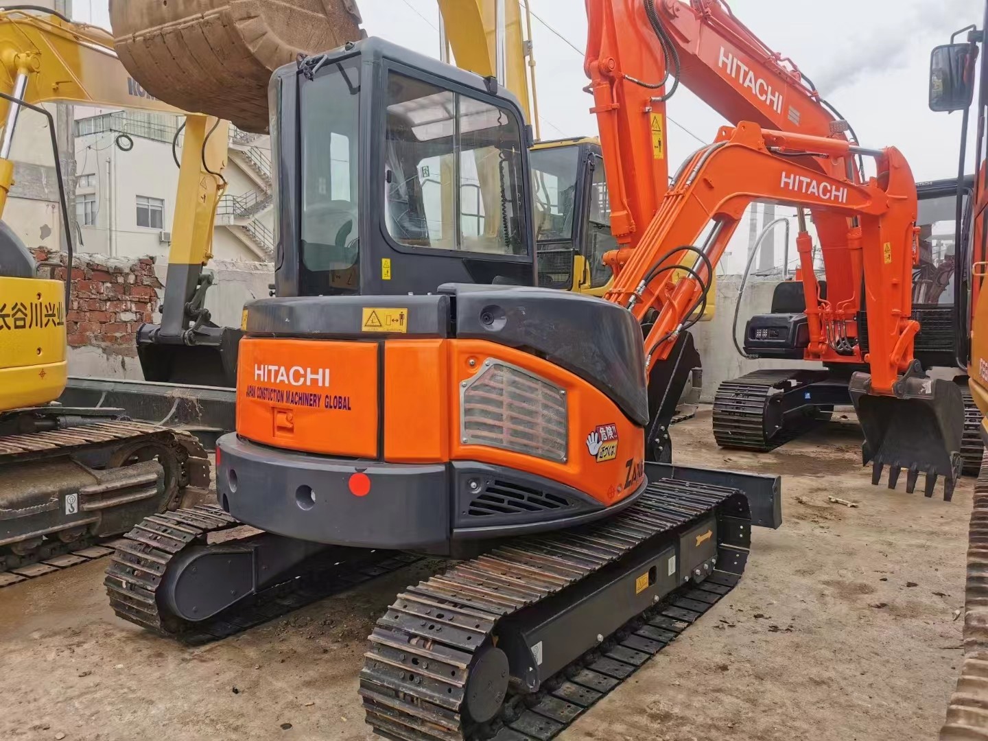 Used zaxis50 Excavator In Decent Condition for work