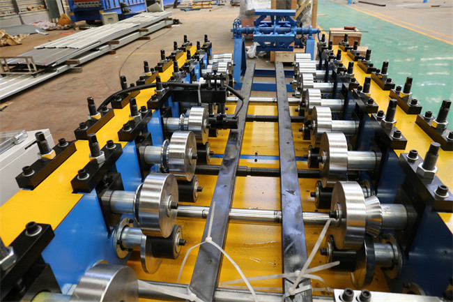 Snap Lock Clip Lock Standing Seam Machine For Screw Roof Sheet