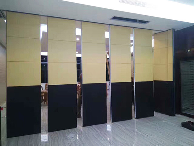 Fabric Surface 95mm Operable Partition Wall System For Restaurant