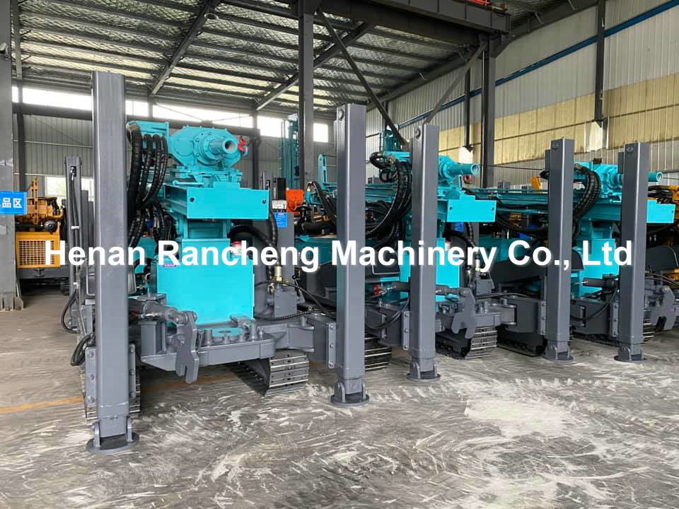 Hydraulic Crawler Water Well Drilling Machine 70KW Diesel Engine 260m Bore Depth