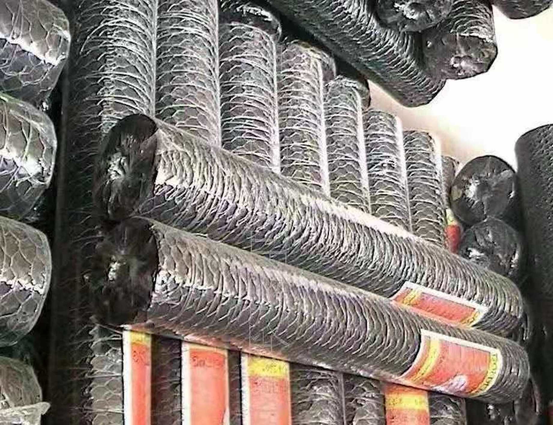 PVC Coating Hexagonal Wire Mesh Low Carbon Steel Hexagon Metal Mesh