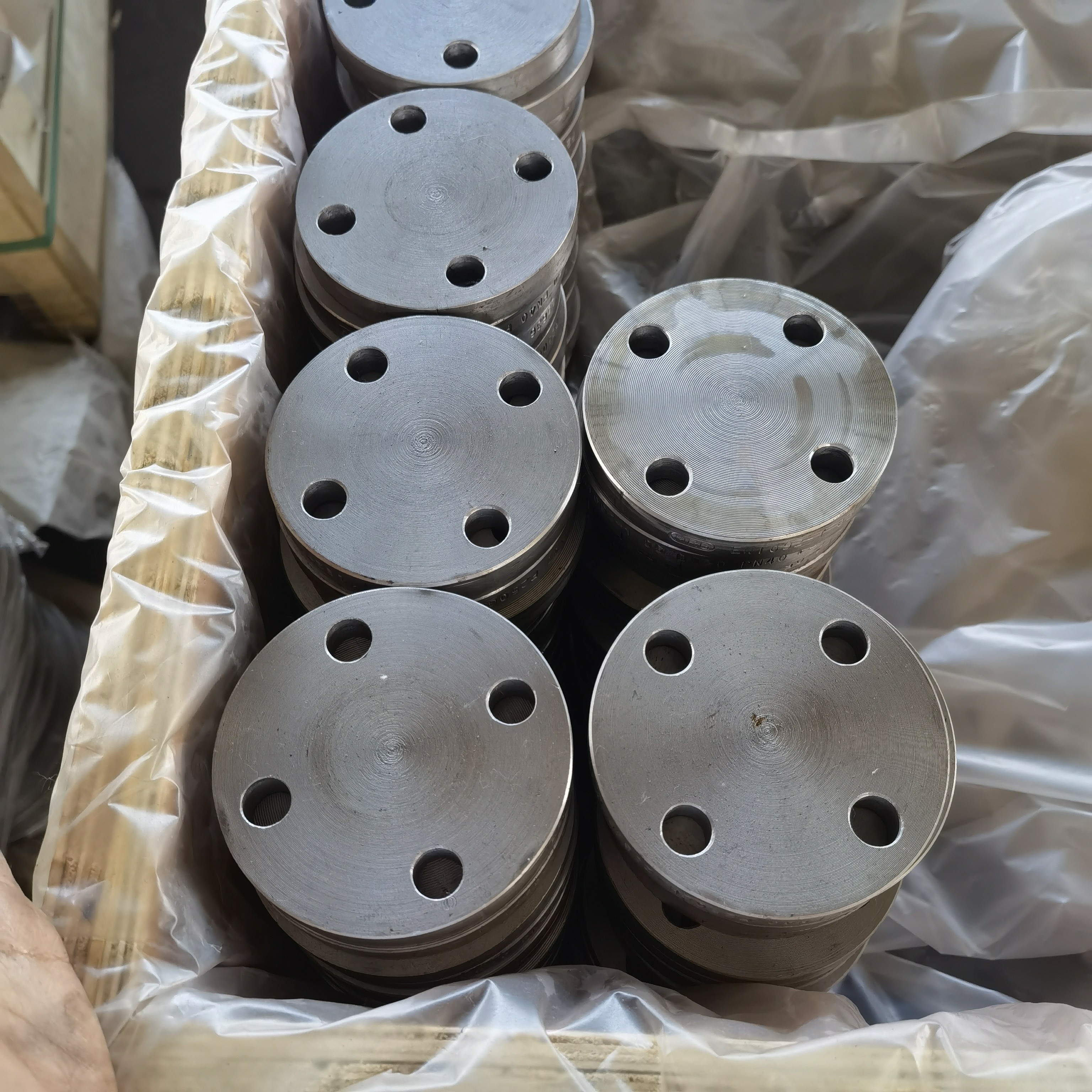 Pn6 Carbon Steel Blind Flange Din En 1092-1 Oil Black Paint
