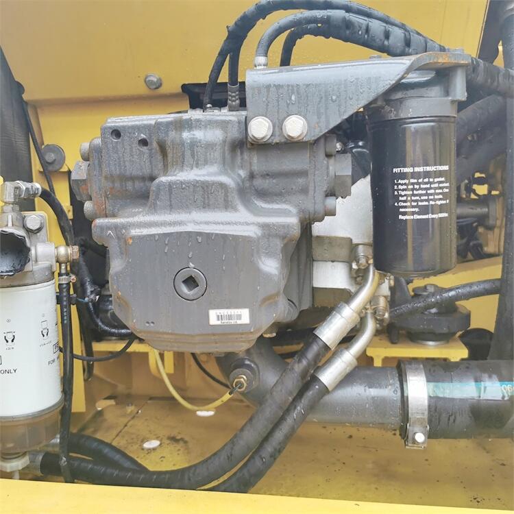 Original Japan Made Used Komatsu PC200-6 Excavator Good Condition Bucket Capacity 0.8m3