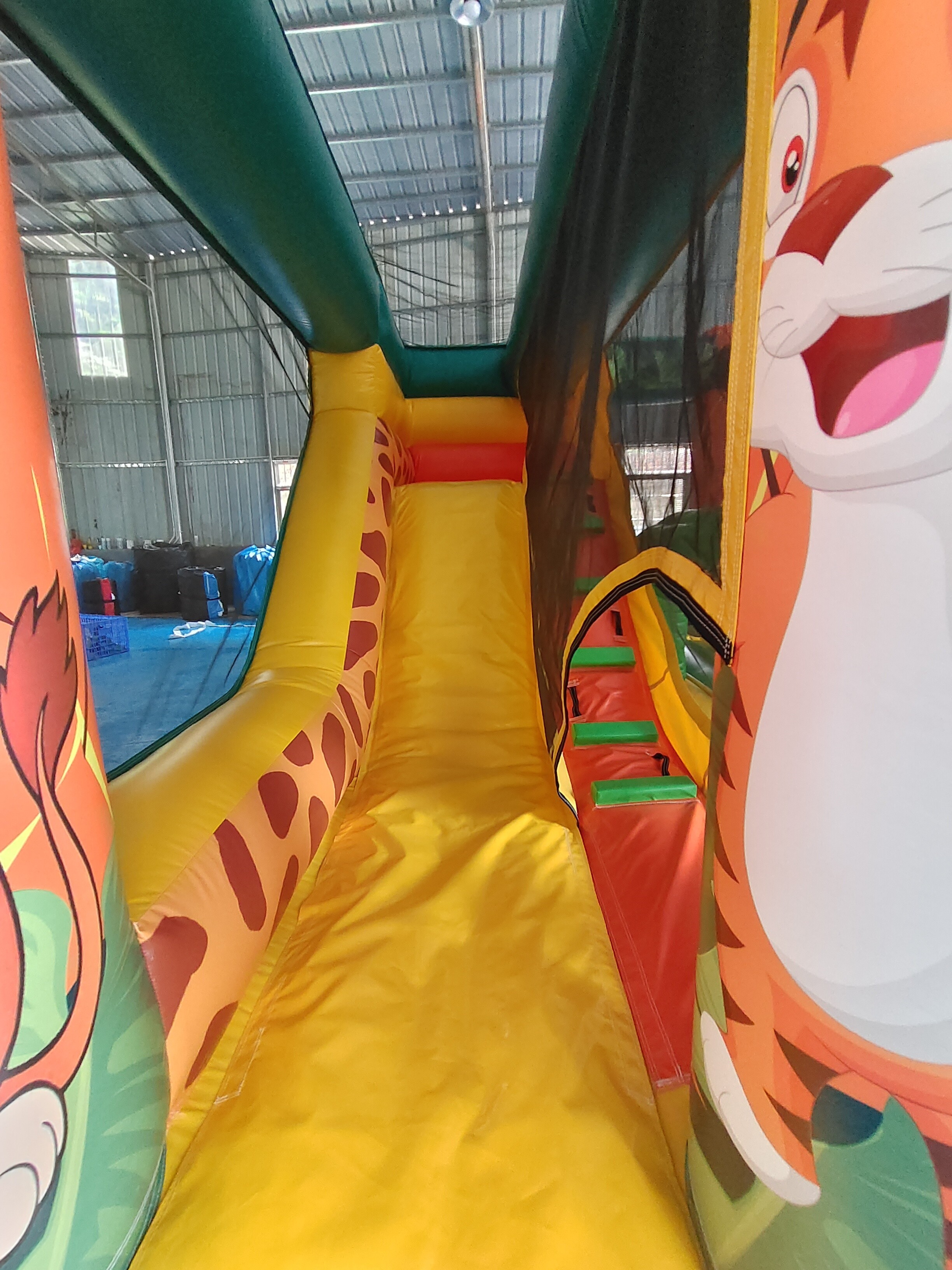 Customized Popular Inflatable Castle Animals Figures Inflatable Bouncer House With Dry Slide Jumping House For Event
