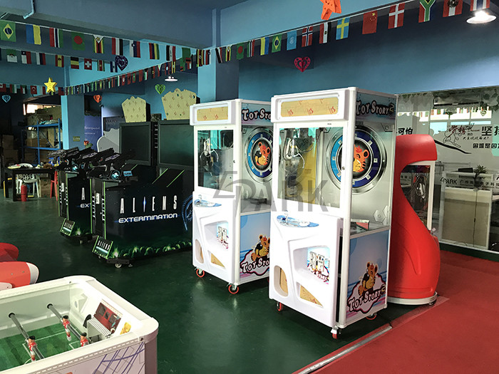 Coin Operated Catch Toys Prize Vending Game Machine Pp Tiger 2 Claw Crane Machine Amusement Machines For Sale