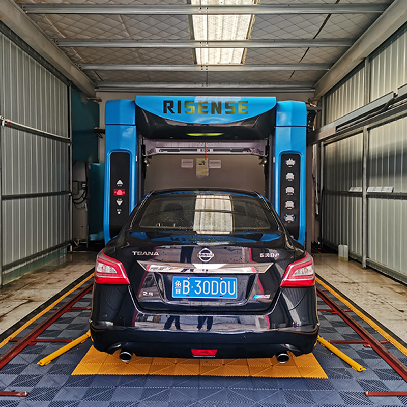 Risense Touch Free Tbrushless Car Wash Machine with Hot-Dipped Galvanized Steel Frame