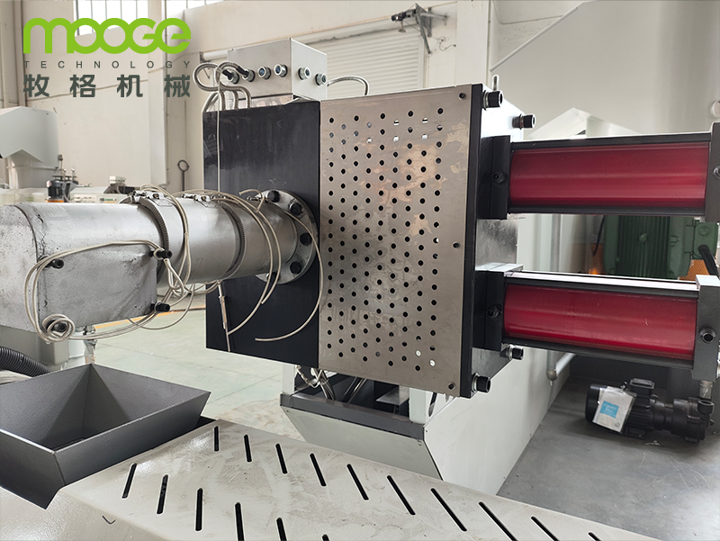 RSL-Series Dual Stage Plastic Pelletizing Machine For Efficient Soft PE / PP Recycling