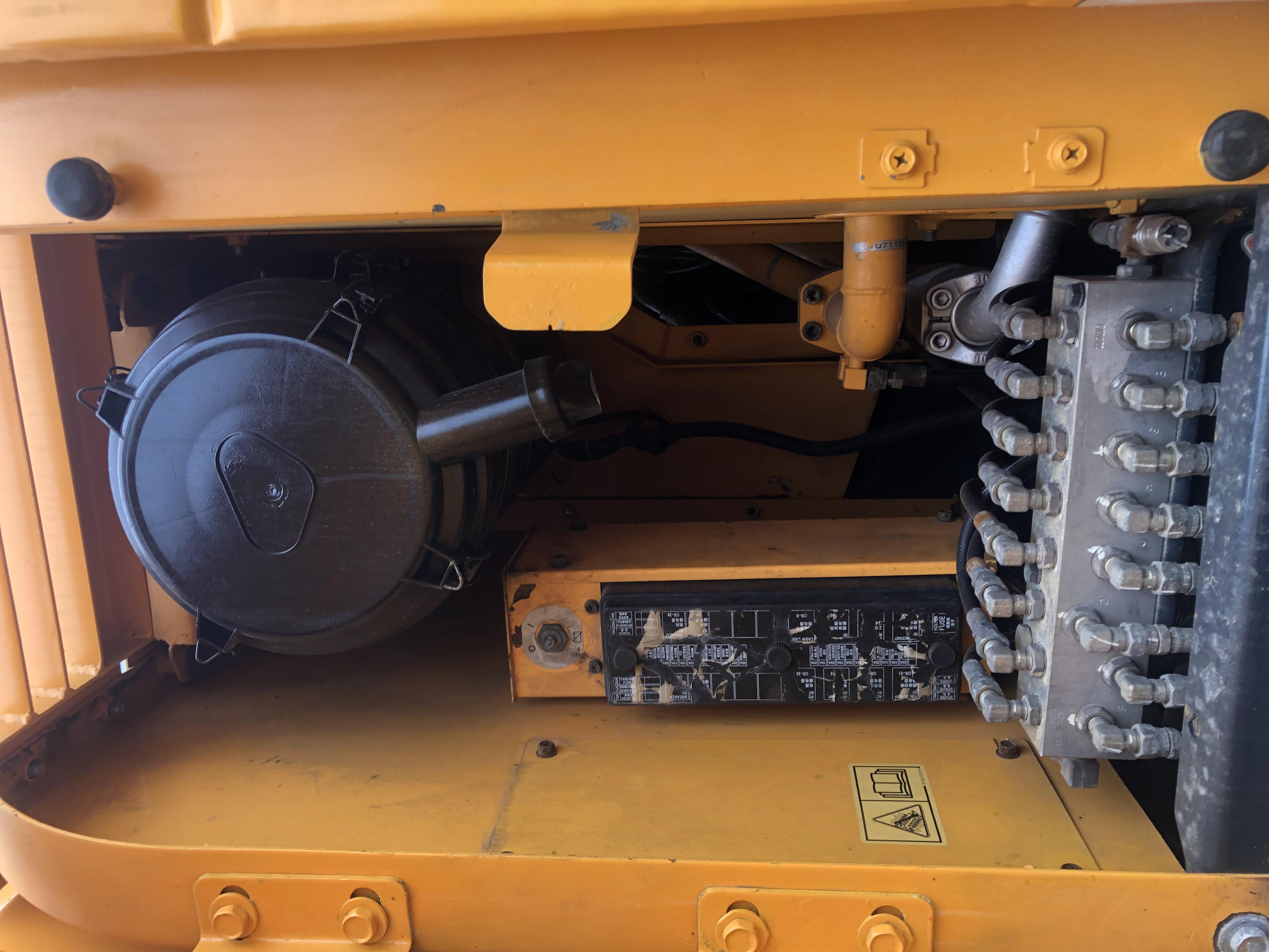 22.5 Ton Used Hyundai 220-9s Excavator in Shanghai 2019 Loader Excavation Equipment