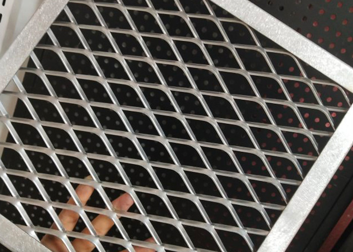 Industrial Woven Expanded Wire Mesh Thicknesss 2 - 4mm