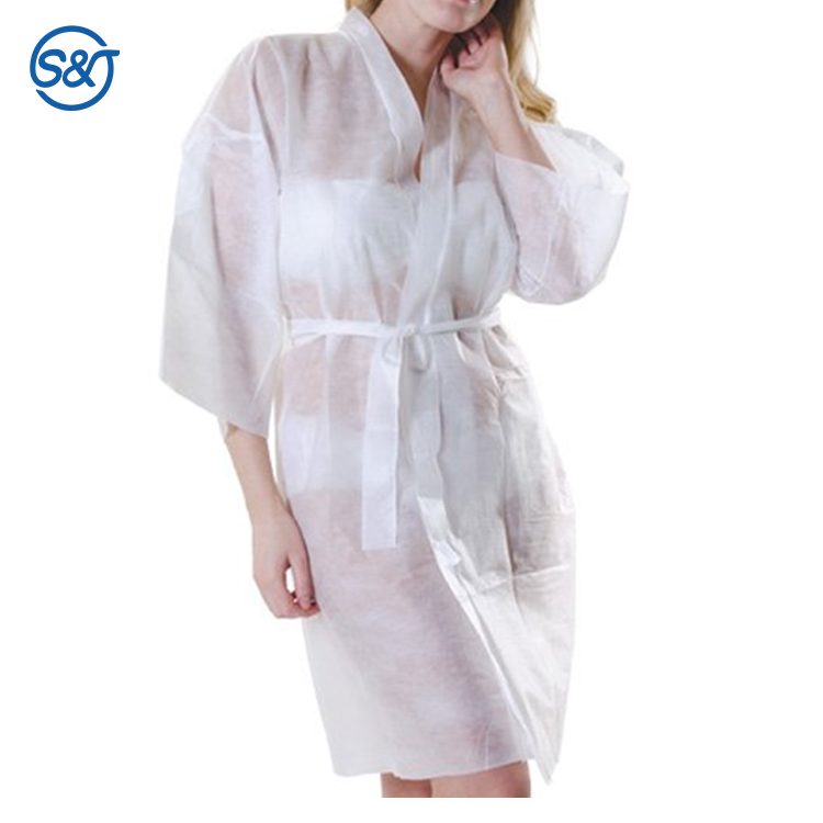Non Woven Black White Disposable Gown PP Material Anti-Static Waterproof