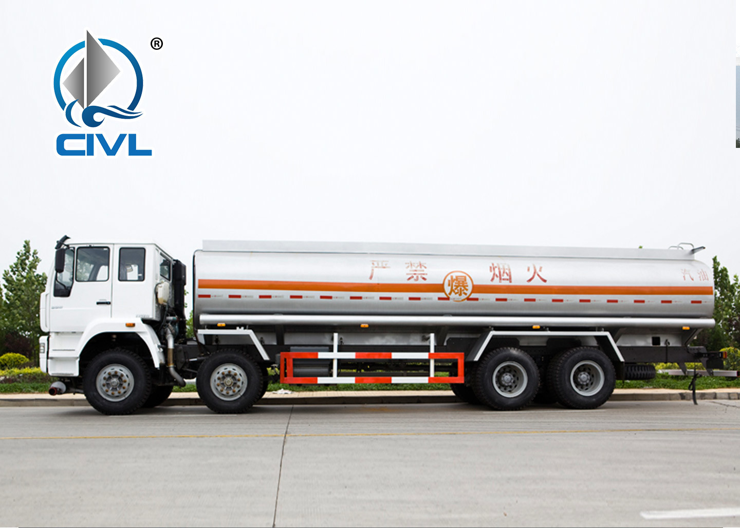 New Howo Fuel Truck 20CBM Effective Oil Tanker Truck For Transporting Petroleum / Chemistry Liquid