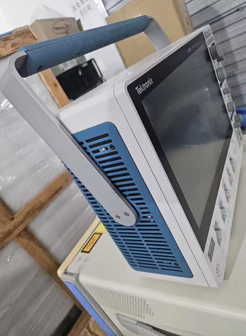 Tested good Tektronix 3 Series MDO Mixed Domain Oscilloscopes MDO32 and MDO34