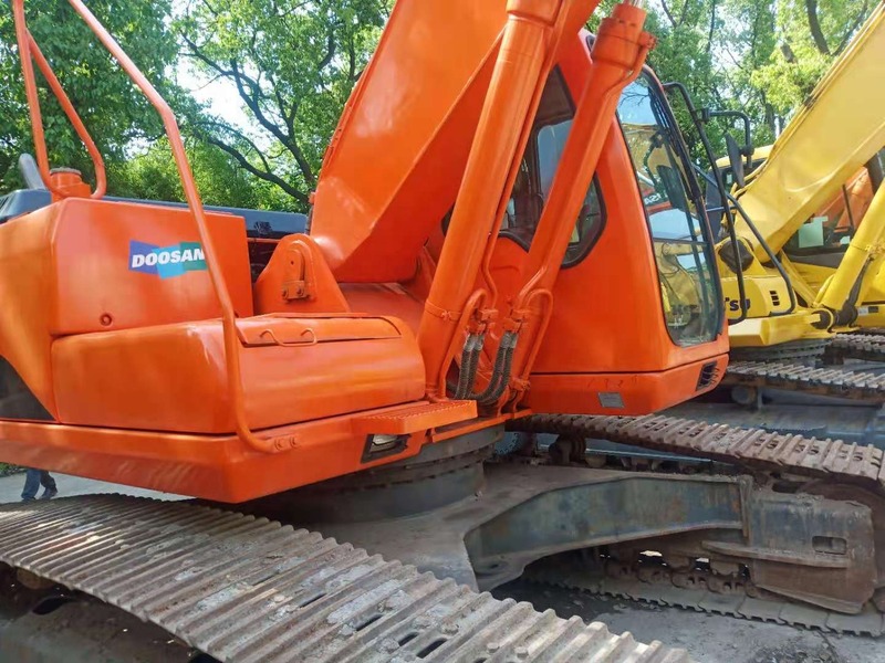Low Hour Doosan 15 Ton Excavator 118HP Motor 30000KG Machine Weight